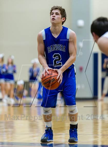 Thumbnail 1 in La Vernia vs. Bandera (UIL 3A Bi-District) photogallery.