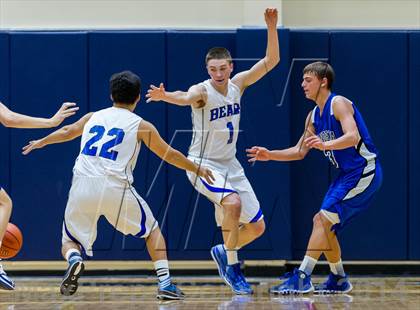 Thumbnail 3 in La Vernia vs. Bandera (UIL 3A Bi-District) photogallery.