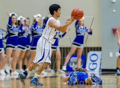 Thumbnail 1 in La Vernia vs. Bandera (UIL 3A Bi-District) photogallery.