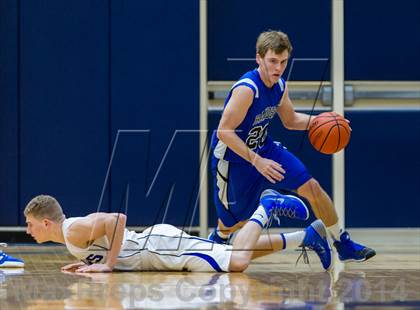 Thumbnail 1 in La Vernia vs. Bandera (UIL 3A Bi-District) photogallery.