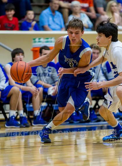 Thumbnail 3 in La Vernia vs. Bandera (UIL 3A Bi-District) photogallery.