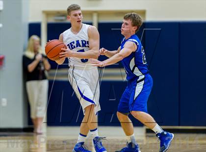 Thumbnail 1 in La Vernia vs. Bandera (UIL 3A Bi-District) photogallery.
