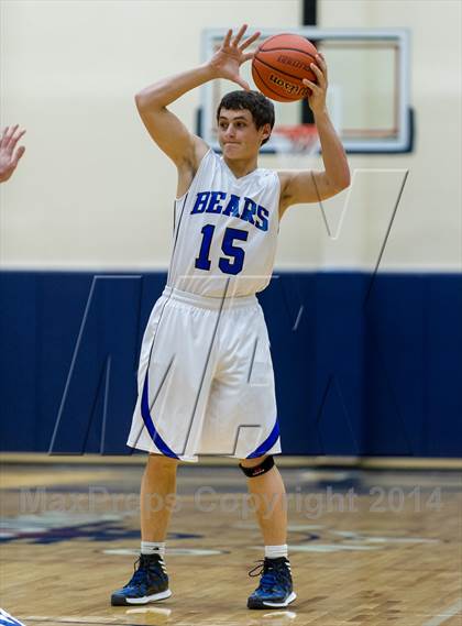 Thumbnail 3 in La Vernia vs. Bandera (UIL 3A Bi-District) photogallery.