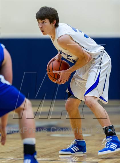 Thumbnail 3 in La Vernia vs. Bandera (UIL 3A Bi-District) photogallery.