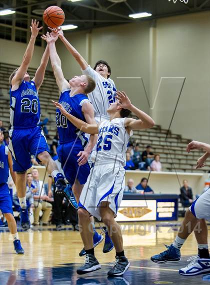 Thumbnail 1 in La Vernia vs. Bandera (UIL 3A Bi-District) photogallery.