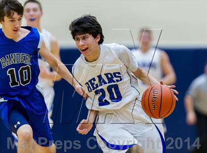 Thumbnail 1 in La Vernia vs. Bandera (UIL 3A Bi-District) photogallery.