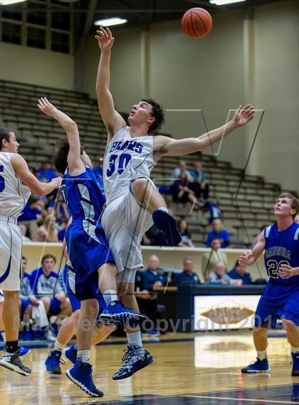 Thumbnail 3 in La Vernia vs. Bandera (UIL 3A Bi-District) photogallery.