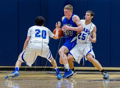 Thumbnail 2 in La Vernia vs. Bandera (UIL 3A Bi-District) photogallery.