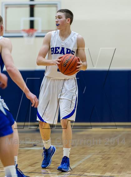 Thumbnail 3 in La Vernia vs. Bandera (UIL 3A Bi-District) photogallery.