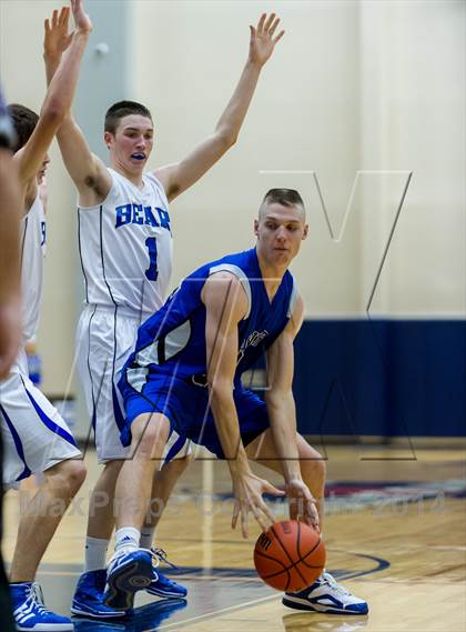 Thumbnail 2 in La Vernia vs. Bandera (UIL 3A Bi-District) photogallery.