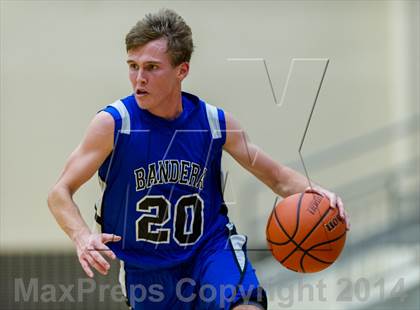 Thumbnail 3 in La Vernia vs. Bandera (UIL 3A Bi-District) photogallery.