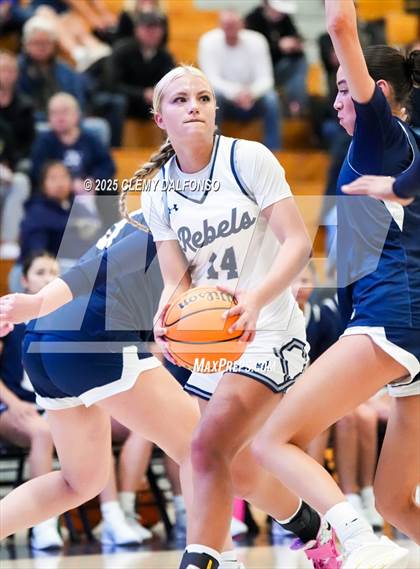 Thumbnail 1 in Mullen @ Columbine photogallery.