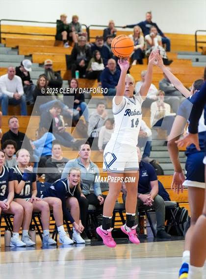 Thumbnail 2 in Mullen @ Columbine photogallery.