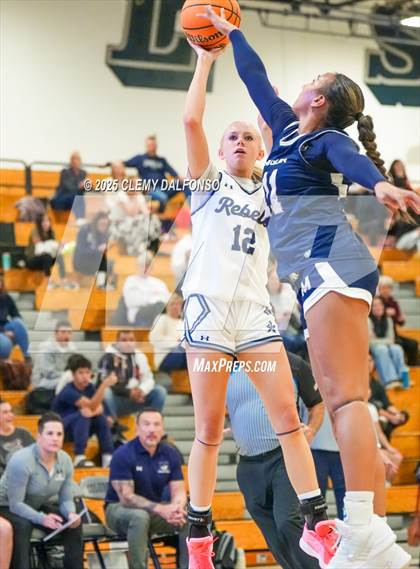 Thumbnail 2 in Mullen @ Columbine photogallery.