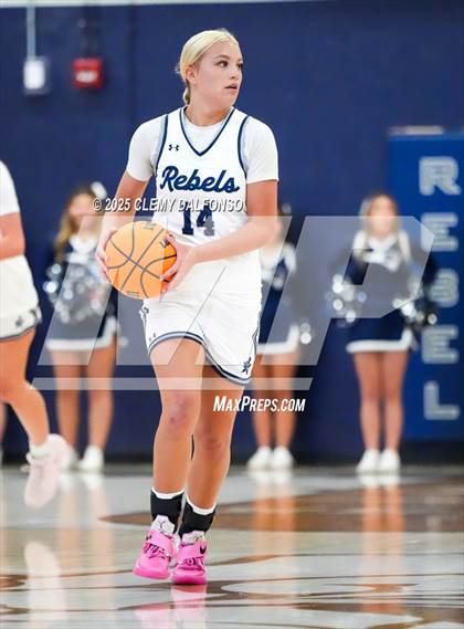 Thumbnail 3 in Mullen @ Columbine photogallery.