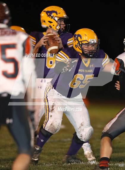 Thumbnail 1 in Middletown vs. Kelseyville (CIF NCS D5 Semifinal) photogallery.