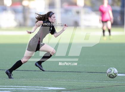 Thumbnail 2 in Dripping Springs vs. Cedar Park (UIL 5A Regional Quarterfinal Playoff) photogallery.