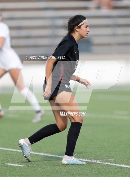 Thumbnail 3 in Dripping Springs vs. Cedar Park (UIL 5A Regional Quarterfinal Playoff) photogallery.
