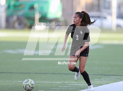 Thumbnail 3 in Dripping Springs vs. Cedar Park (UIL 5A Regional Quarterfinal Playoff) photogallery.