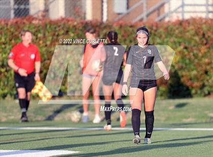 Thumbnail 3 in Dripping Springs vs. Cedar Park (UIL 5A Regional Quarterfinal Playoff) photogallery.