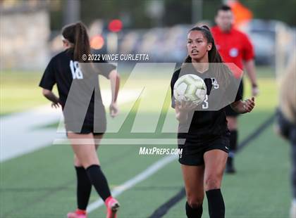 Thumbnail 1 in Dripping Springs vs. Cedar Park (UIL 5A Regional Quarterfinal Playoff) photogallery.