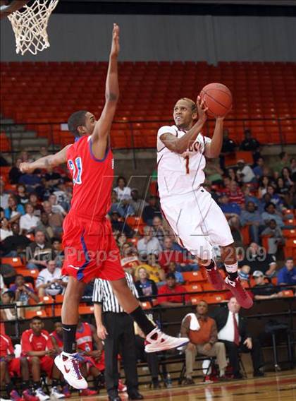 Thumbnail 2 in Duncanville vs El Dorado (Texas 5A Region 1 Semifinal) photogallery.