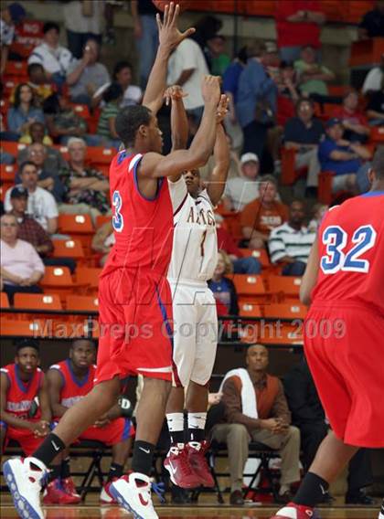Thumbnail 2 in Duncanville vs El Dorado (Texas 5A Region 1 Semifinal) photogallery.