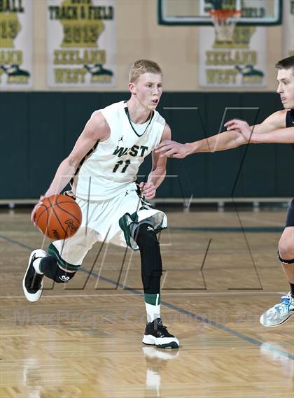 Thumbnail 3 in Hamilton vs. Zeeland West photogallery.