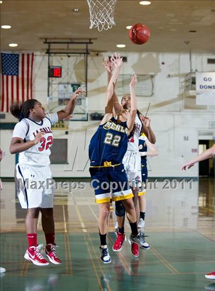 Thumbnail 1 in La Salle vs Menlo (Santa Barbara Tournament of Champions) photogallery.