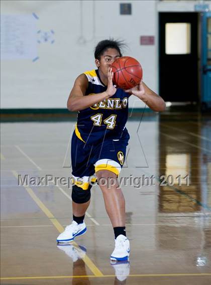 Thumbnail 1 in La Salle vs Menlo (Santa Barbara Tournament of Champions) photogallery.