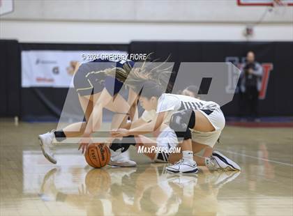 Thumbnail 1 in Notre Dame (SO) @ Harvard-Westlake photogallery.
