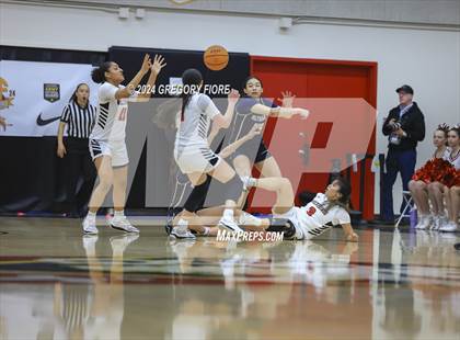 Thumbnail 1 in Notre Dame (SO) @ Harvard-Westlake photogallery.