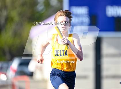 Thumbnail 1 in Muncie Central Duals (4 x 800 Meter Relay) photogallery.