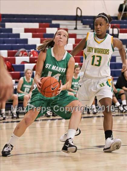Thumbnail 1 in St. Mary's vs. Memphis Central (Nike Tournament of Champions) photogallery.