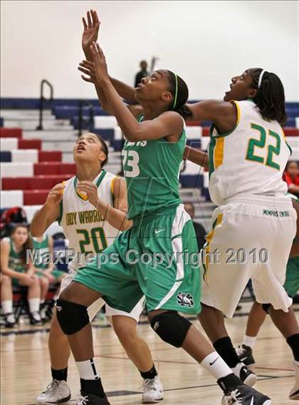 Thumbnail 1 in St. Mary's vs. Memphis Central (Nike Tournament of Champions) photogallery.