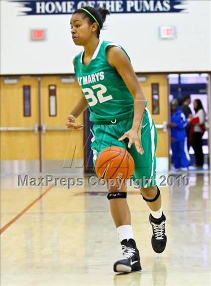 Thumbnail 2 in St. Mary's vs. Memphis Central (Nike Tournament of Champions) photogallery.