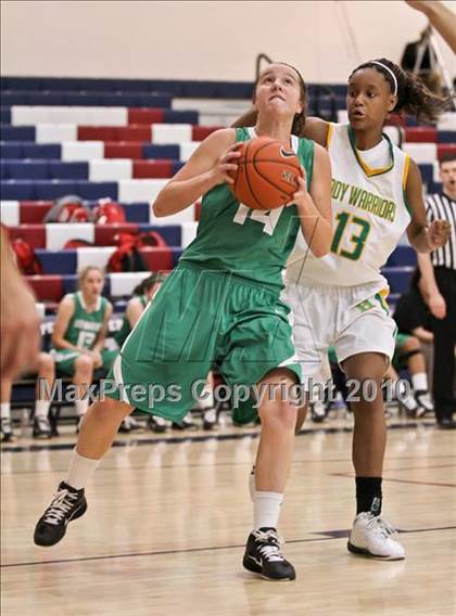 Thumbnail 2 in St. Mary's vs. Memphis Central (Nike Tournament of Champions) photogallery.