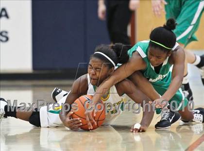 Thumbnail 2 in St. Mary's vs. Memphis Central (Nike Tournament of Champions) photogallery.
