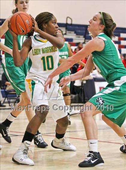 Thumbnail 3 in St. Mary's vs. Memphis Central (Nike Tournament of Champions) photogallery.