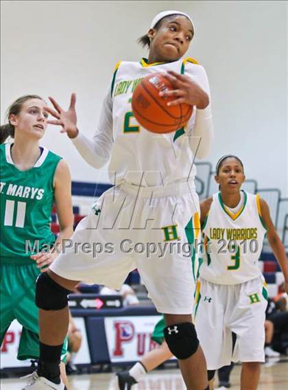 Thumbnail 2 in St. Mary's vs. Memphis Central (Nike Tournament of Champions) photogallery.