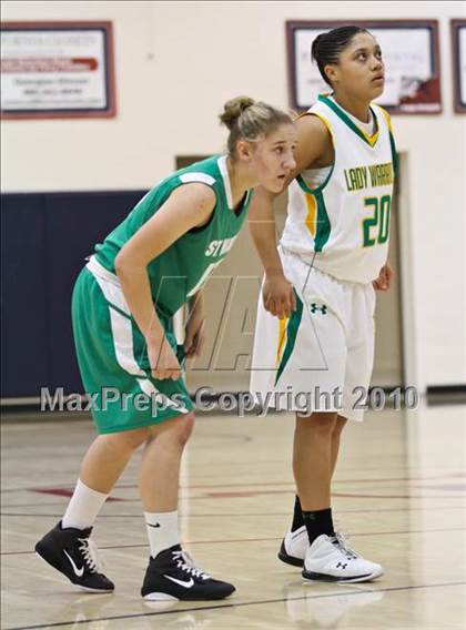 Thumbnail 2 in St. Mary's vs. Memphis Central (Nike Tournament of Champions) photogallery.