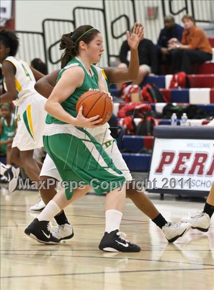 Thumbnail 2 in St. Mary's vs. Memphis Central (Nike Tournament of Champions) photogallery.