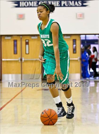 Thumbnail 1 in St. Mary's vs. Memphis Central (Nike Tournament of Champions) photogallery.