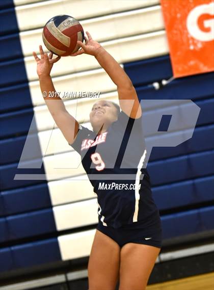 Thumbnail 2 in La Salle vs Skyview (Durango Fall Classic) photogallery.