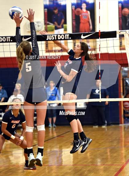 Thumbnail 1 in La Salle vs Skyview (Durango Fall Classic) photogallery.