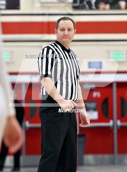Thumbnail 2 in Oakmont vs. Rio Linda (Lady Bronco Classic) photogallery.