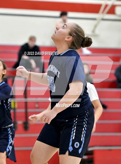 Thumbnail 2 in Oakmont vs. Rio Linda (Lady Bronco Classic) photogallery.