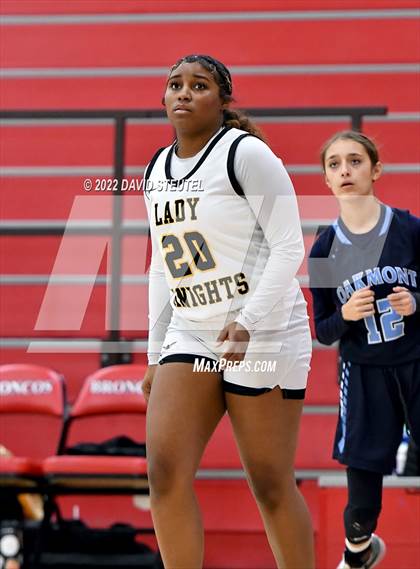 Thumbnail 3 in Oakmont vs. Rio Linda (Lady Bronco Classic) photogallery.