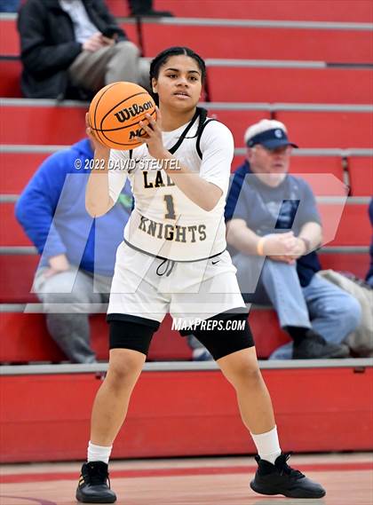 Thumbnail 2 in Oakmont vs. Rio Linda (Lady Bronco Classic) photogallery.