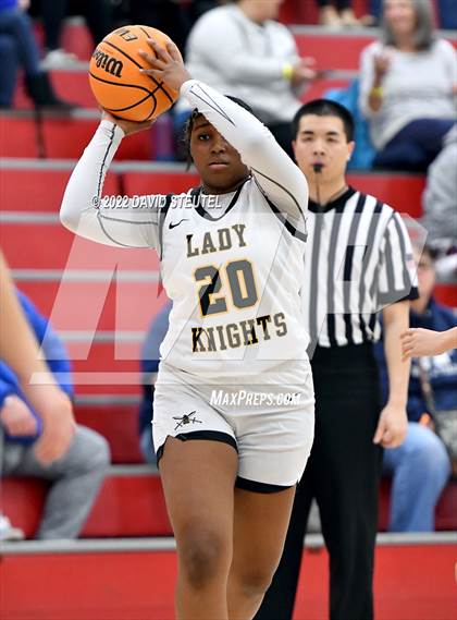 Thumbnail 1 in Oakmont vs. Rio Linda (Lady Bronco Classic) photogallery.